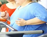 Em seis meses de treino, notou-se que os praticantes de atividade física pós cirurgia bariátrica enxugou bem mais a barriga.
